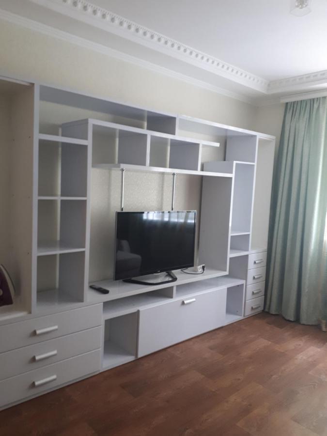 2 комн. 5 мест, 10 мин. до центра Apartment *